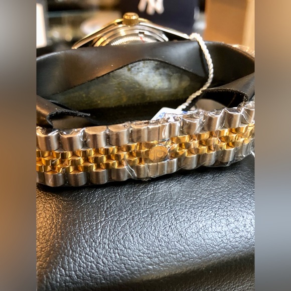 🚨SOLD🚨ON MERCARI} Automatic Day Date Diamond SS NEW Watch - Picture 2 of 13